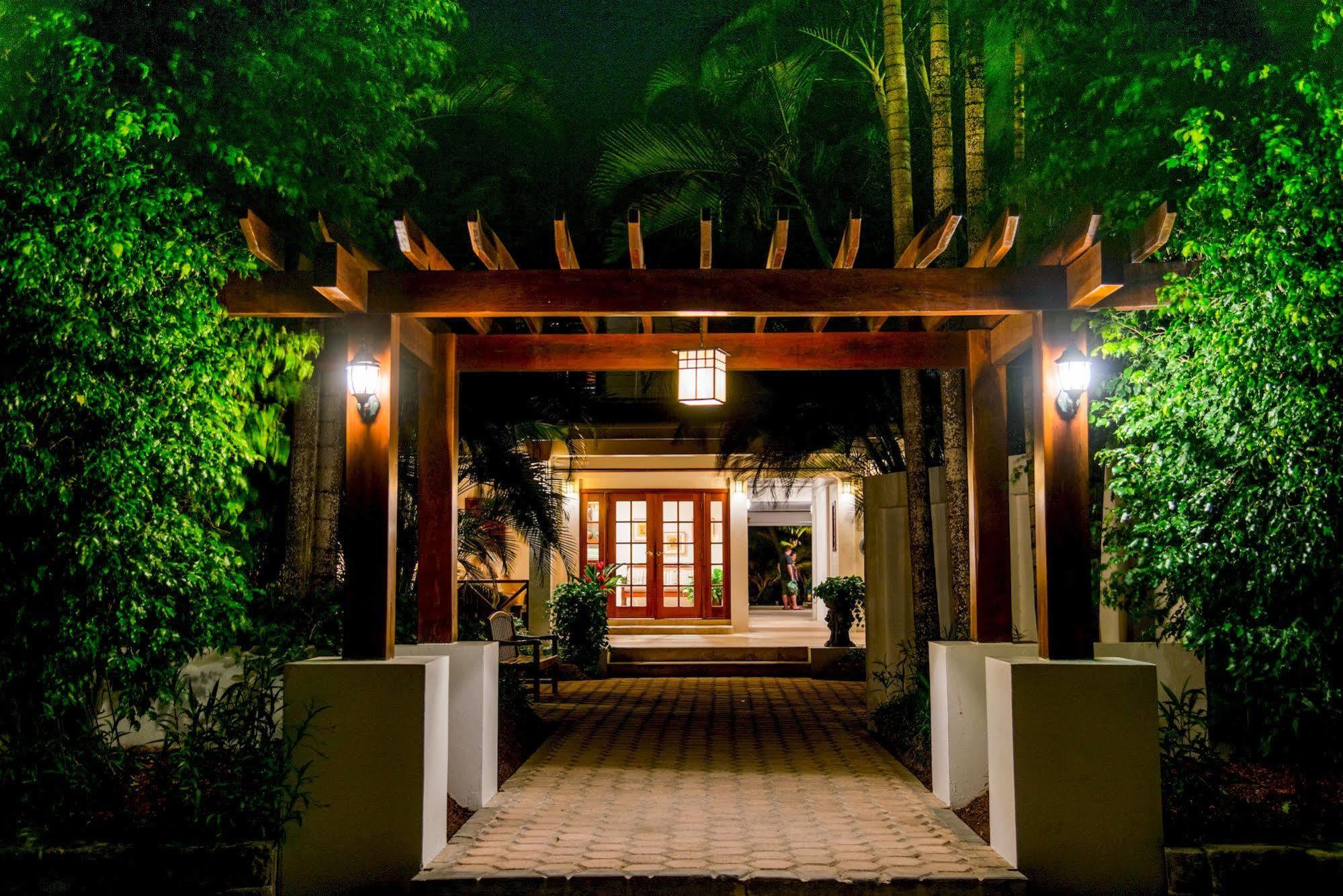 Victoria House Resort & Spa San Pedro  Exterior photo