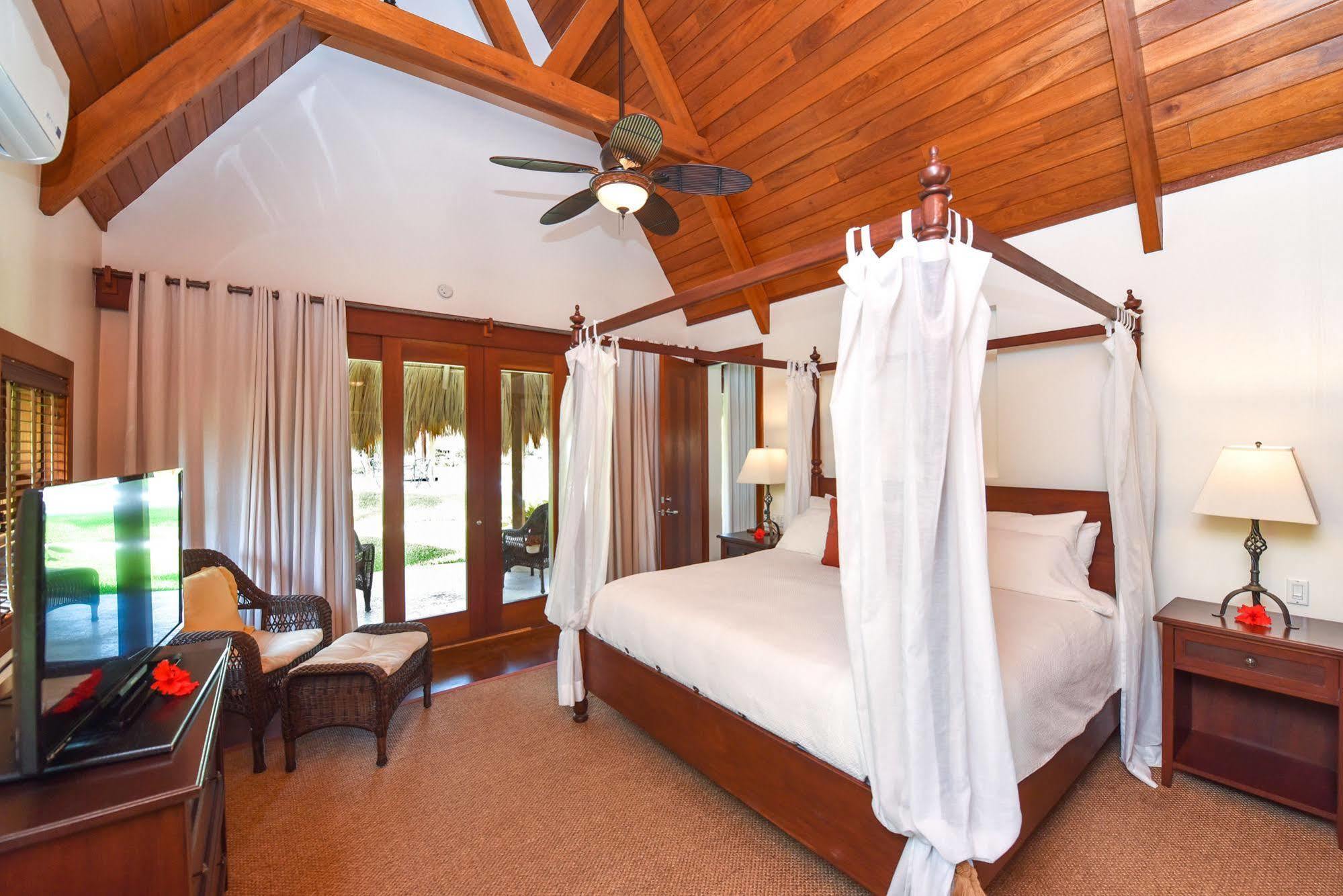 Victoria House Resort & Spa San Pedro  Exterior photo